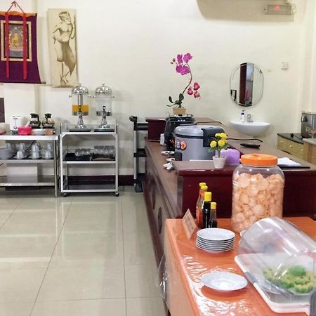 Hotel Dynasty Tarakan Kültér fotó