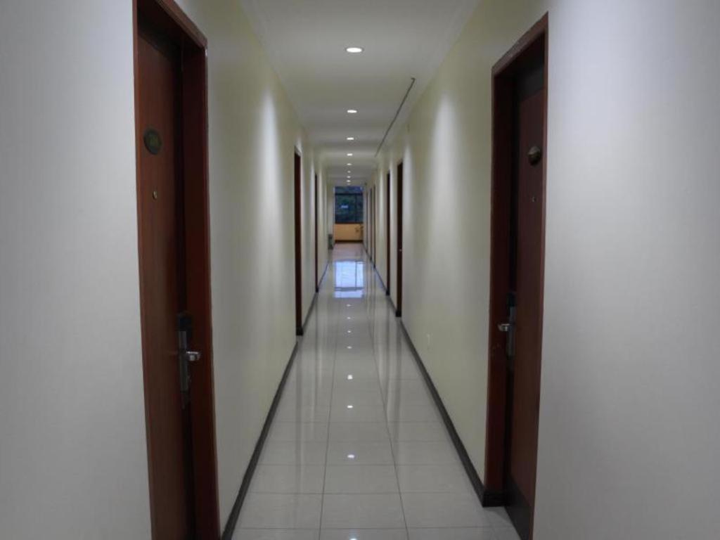 Hotel Dynasty Tarakan Kültér fotó