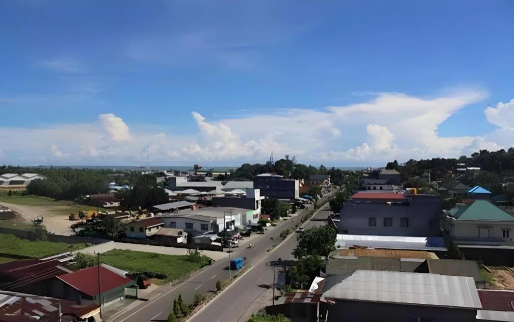Hotel Dynasty Tarakan Kültér fotó