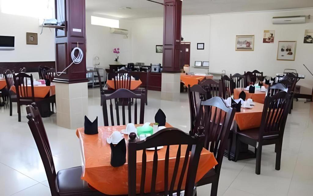 Hotel Dynasty Tarakan Kültér fotó
