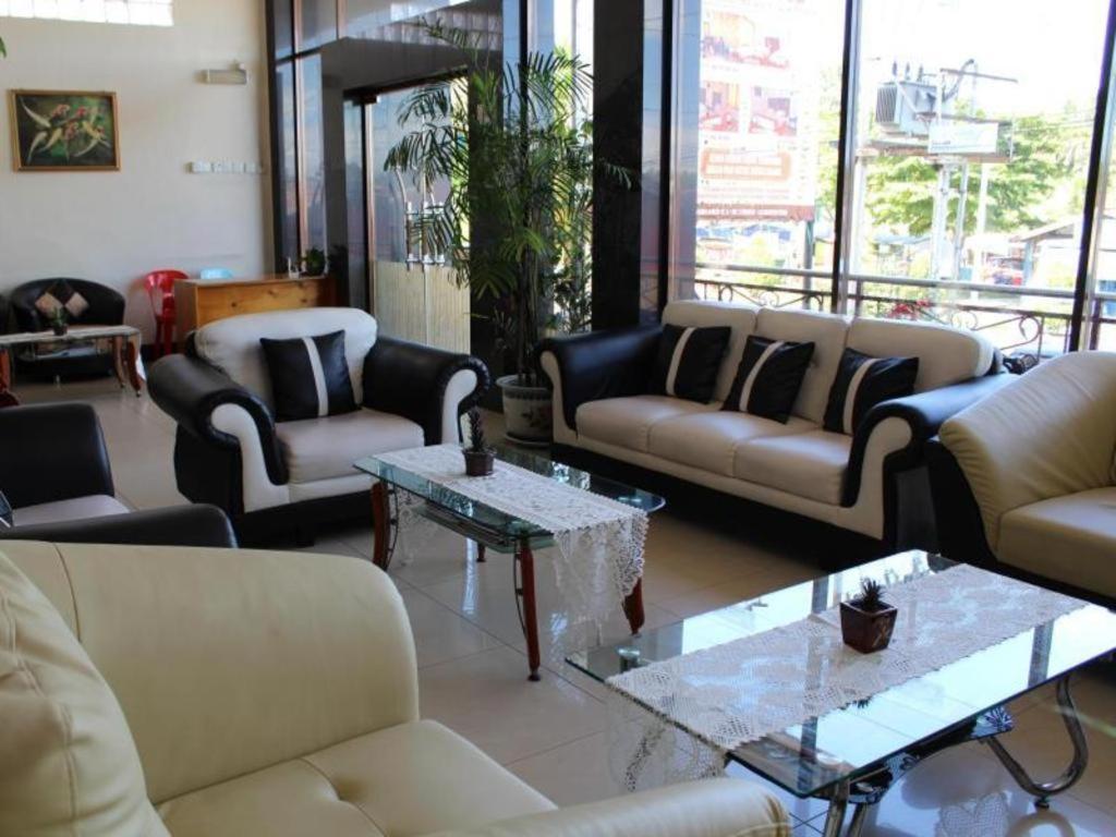Hotel Dynasty Tarakan Kültér fotó