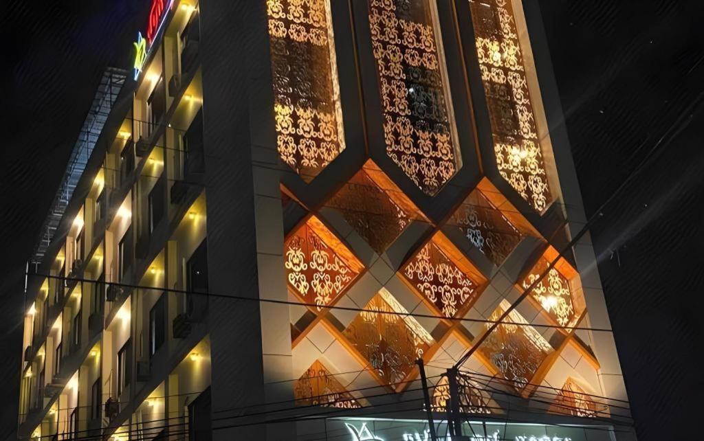 Hotel Dynasty Tarakan Kültér fotó