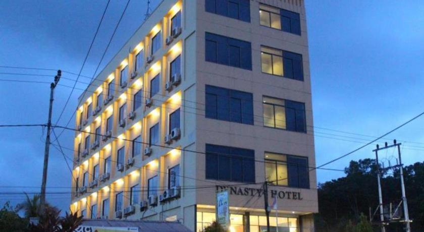 Hotel Dynasty Tarakan Kültér fotó