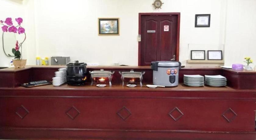 Hotel Dynasty Tarakan Kültér fotó