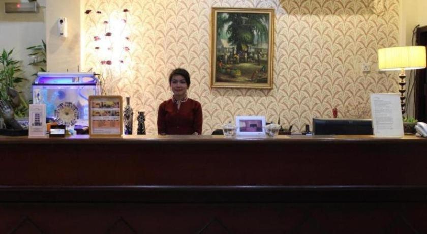 Hotel Dynasty Tarakan Kültér fotó