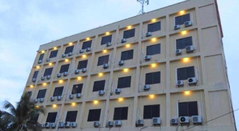 Hotel Dynasty Tarakan Kültér fotó