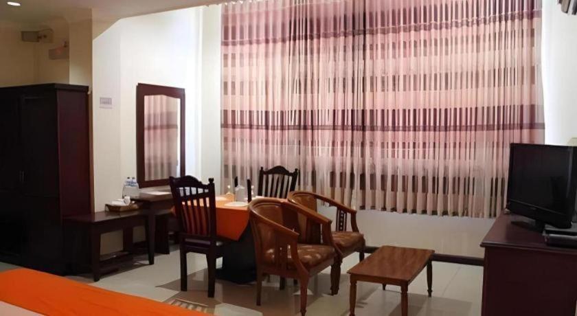 Hotel Dynasty Tarakan Kültér fotó