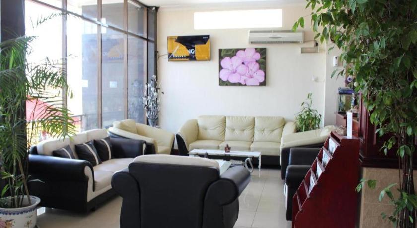 Hotel Dynasty Tarakan Kültér fotó