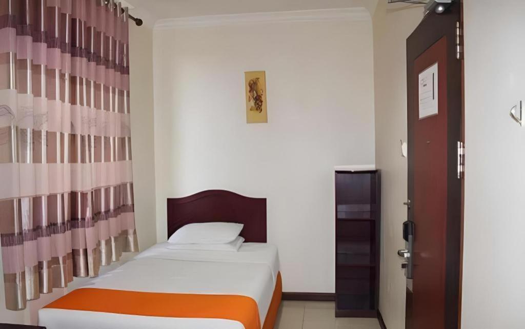 Hotel Dynasty Tarakan Kültér fotó